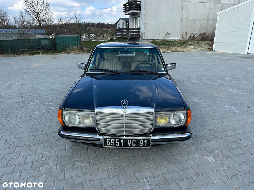 Mercedes-Benz W123 - 3
