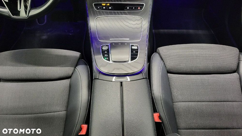 Mercedes-Benz Klasa E 220 d - 19