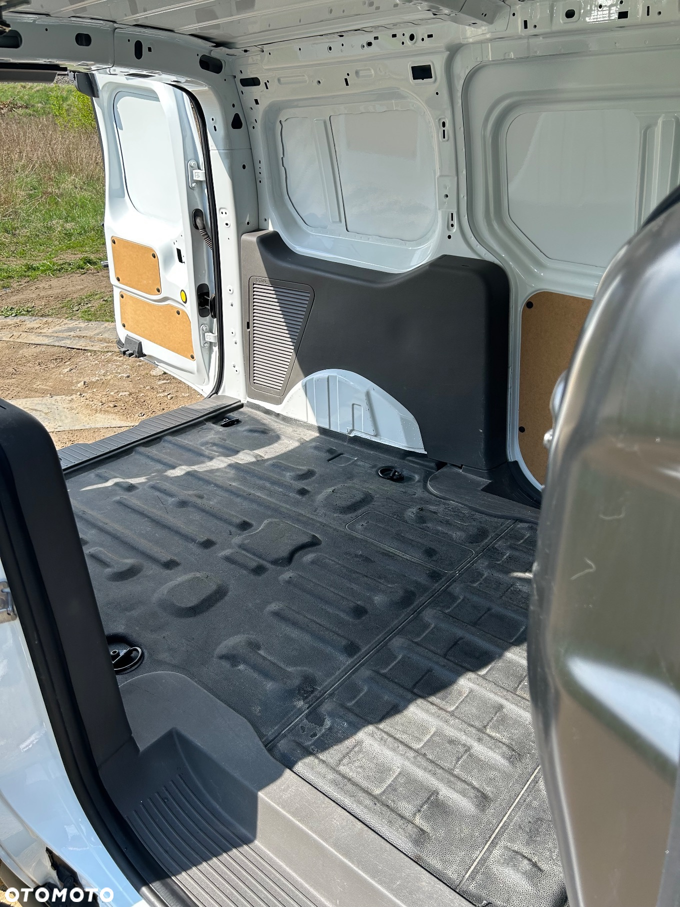 Ford Transit Connect - 10