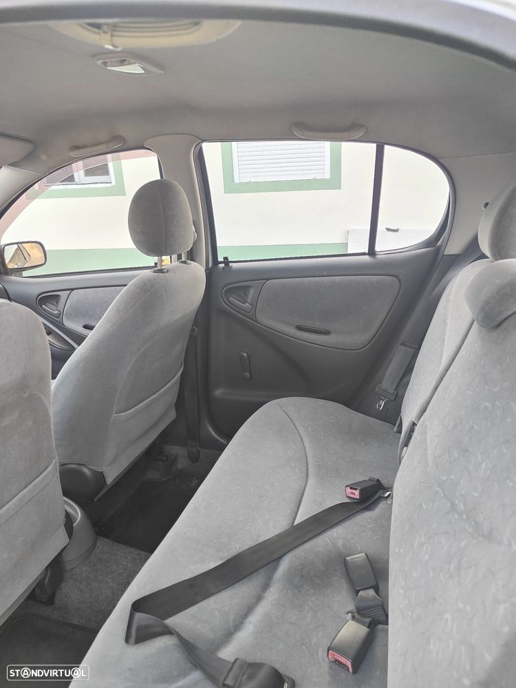 Toyota Yaris 1.0 Sol ABS+CD - 5