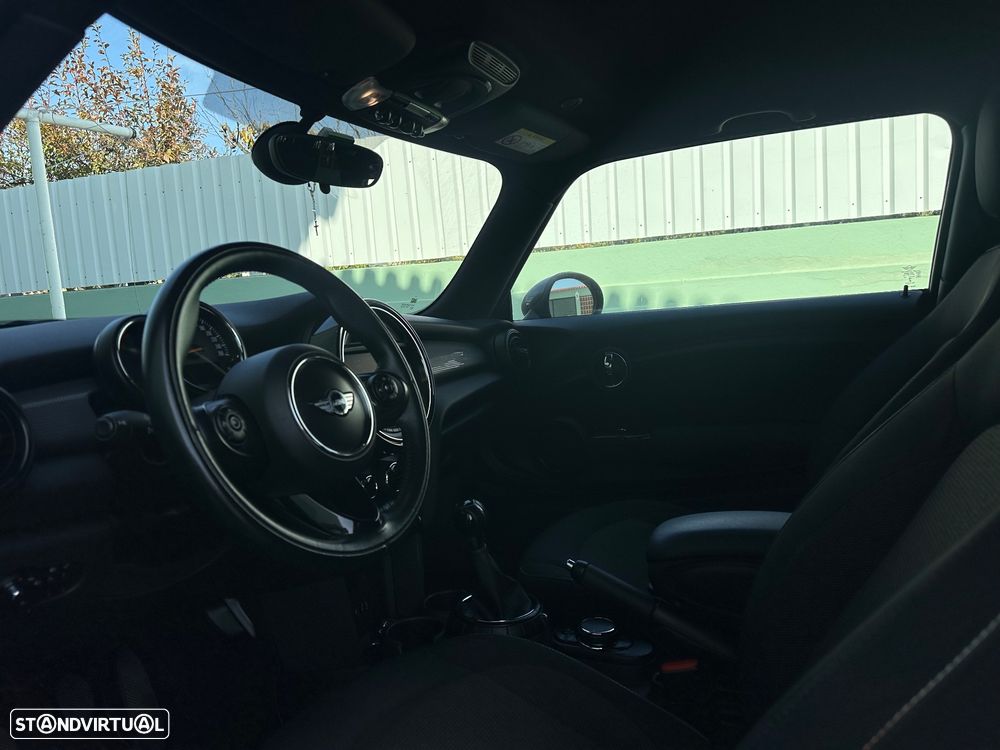 MINI 3 Portas Cooper D - 9