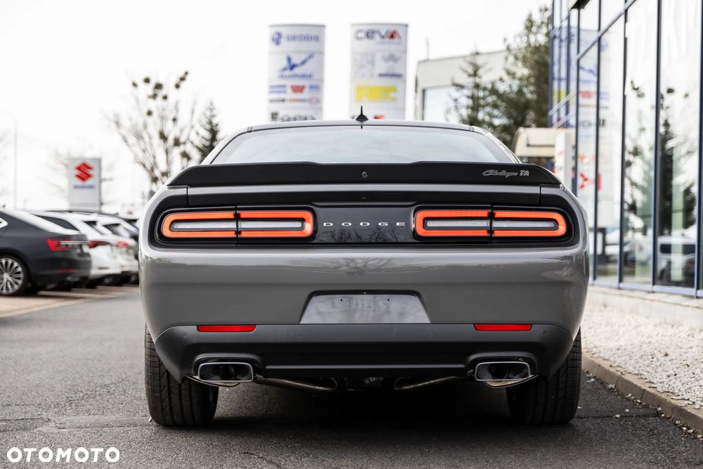 Dodge Challenger 5.7 R/T - 10
