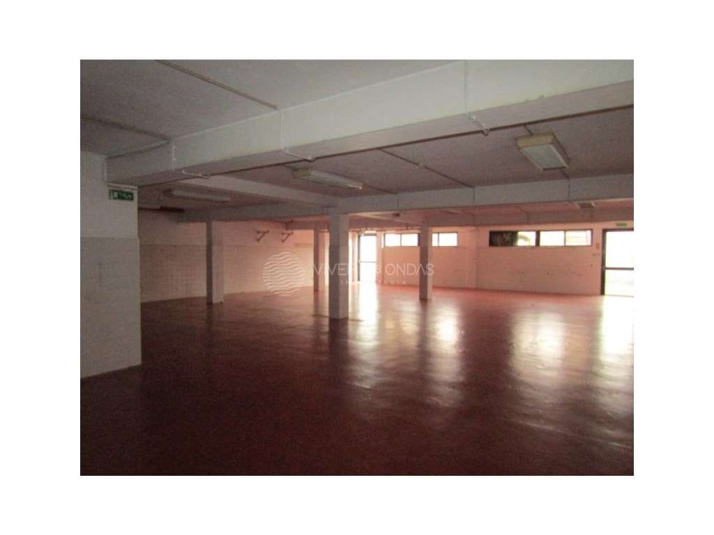 Espaço Comercial com Elevado Potencial de Rentabilidade na Boavista - Grande imagem: 4/16