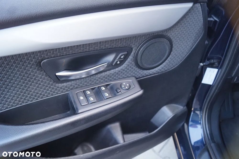 BMW Seria 2 218i Sport Line - 29