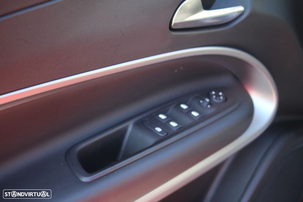 Jeep Avenger 1.2 GSE T3 Summit - 22