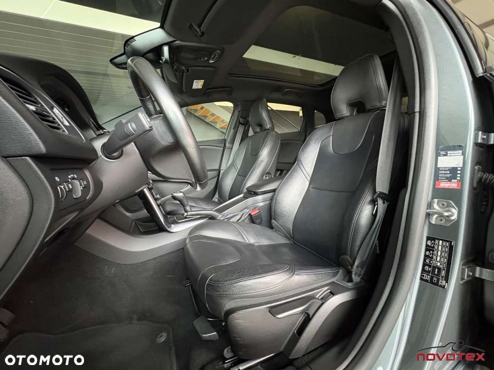 Volvo V40 T4 Momentum - 9