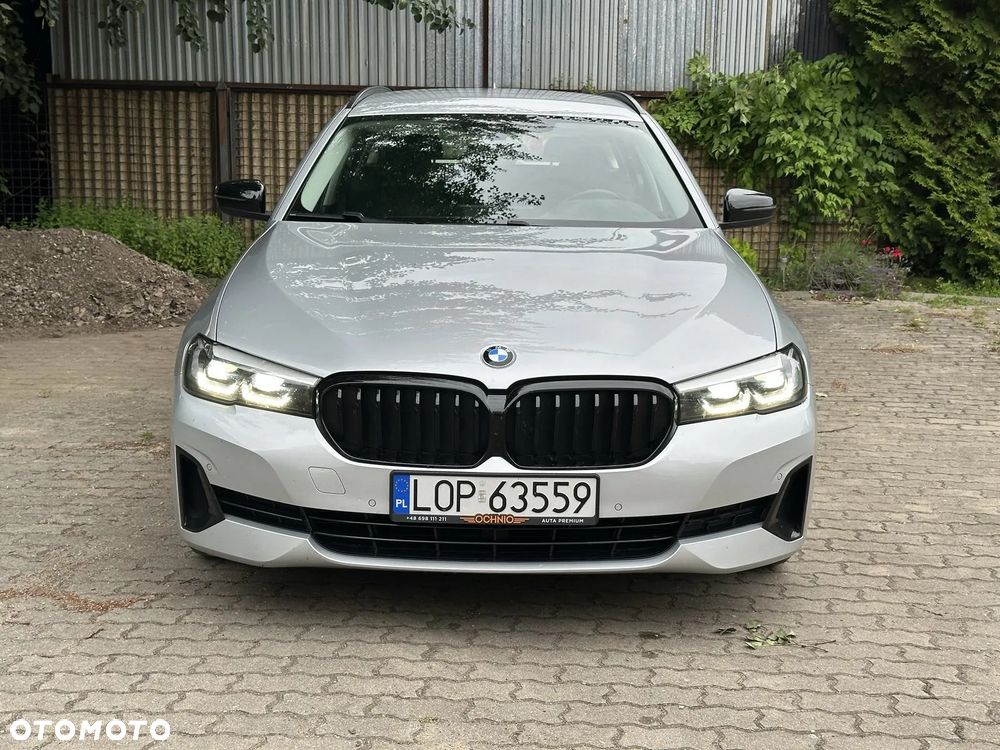 BMW Seria 5 530d xDrive mHEV - 8