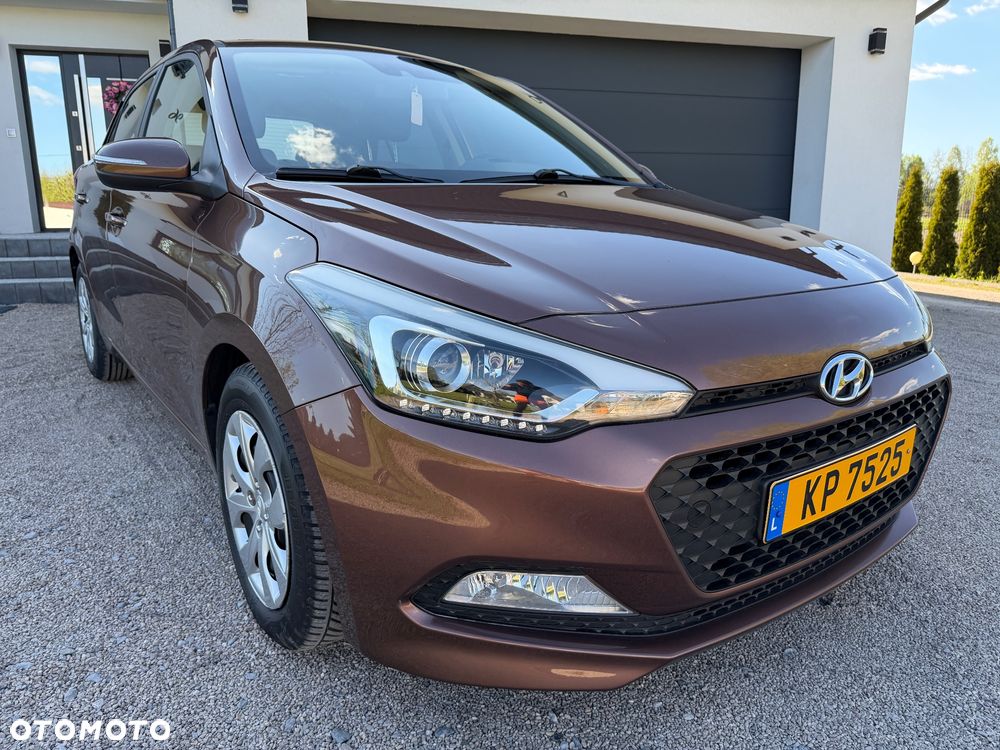 Hyundai i20 blue 1.2 Trend - 20