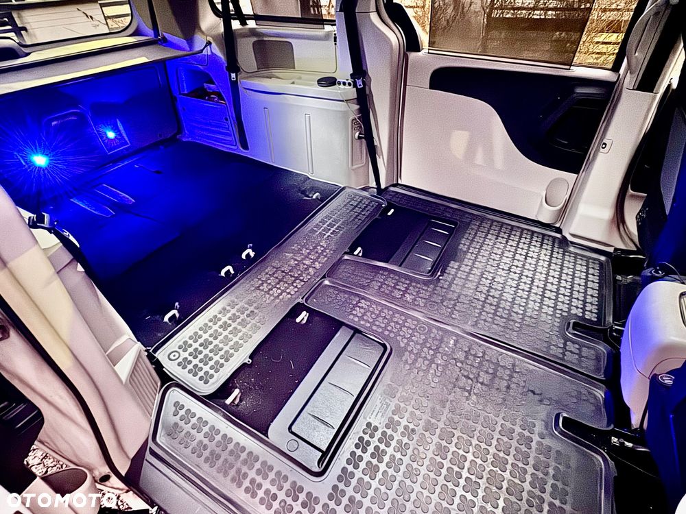 Lancia Voyager 2.8CRD Gold - 32