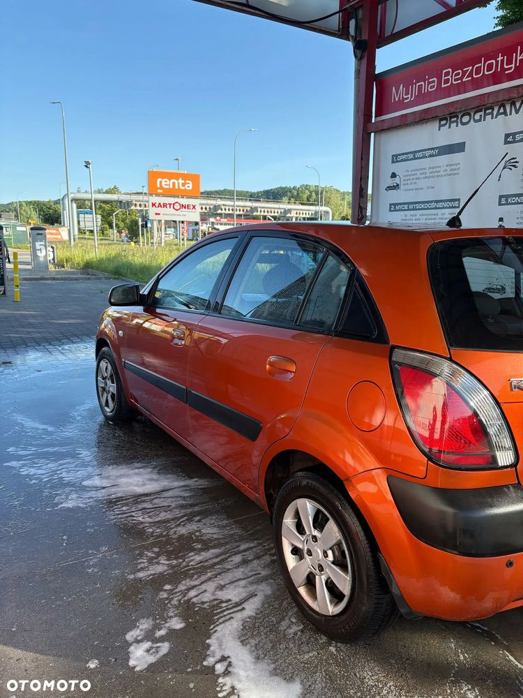 Kia Rio 1.5 CRDi City - 11