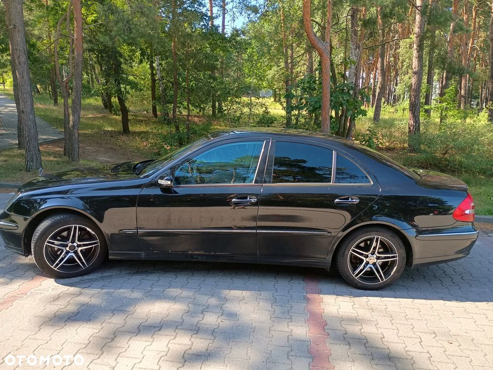 Mercedes-Benz Klasa E 320 CDI Avantgarde - 24