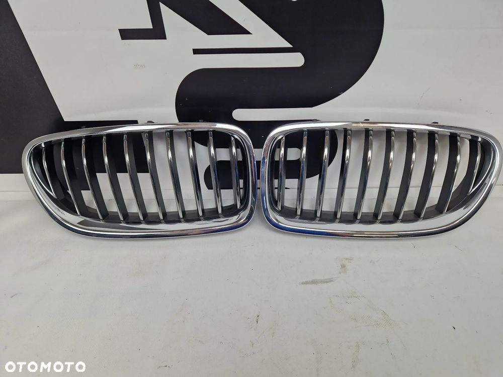 Grill atrapa nerka lewa prawa BMW F10 F11 komplet