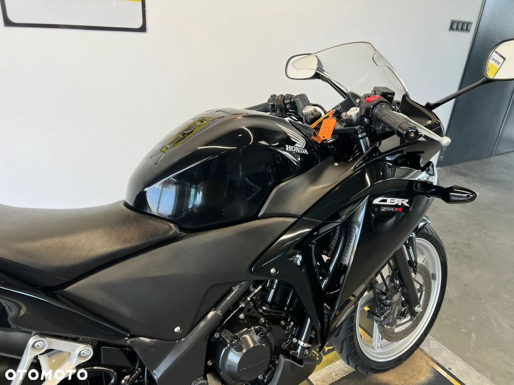 Honda CBR - 30