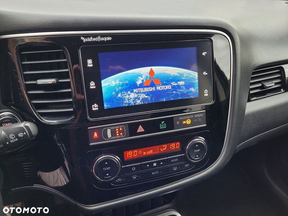 Mitsubishi Outlander 2.0 Intense + Navi 4WD CVT - 14