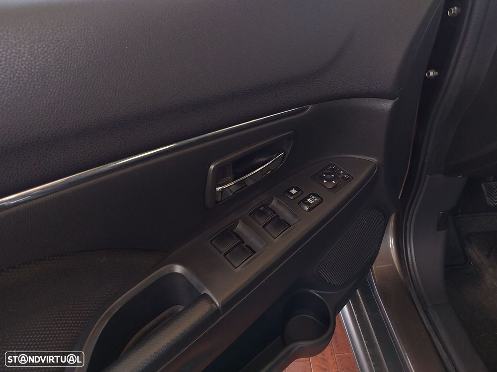 Citroën C4 Aircross 1.6 HDi S/S Exclusive - 4