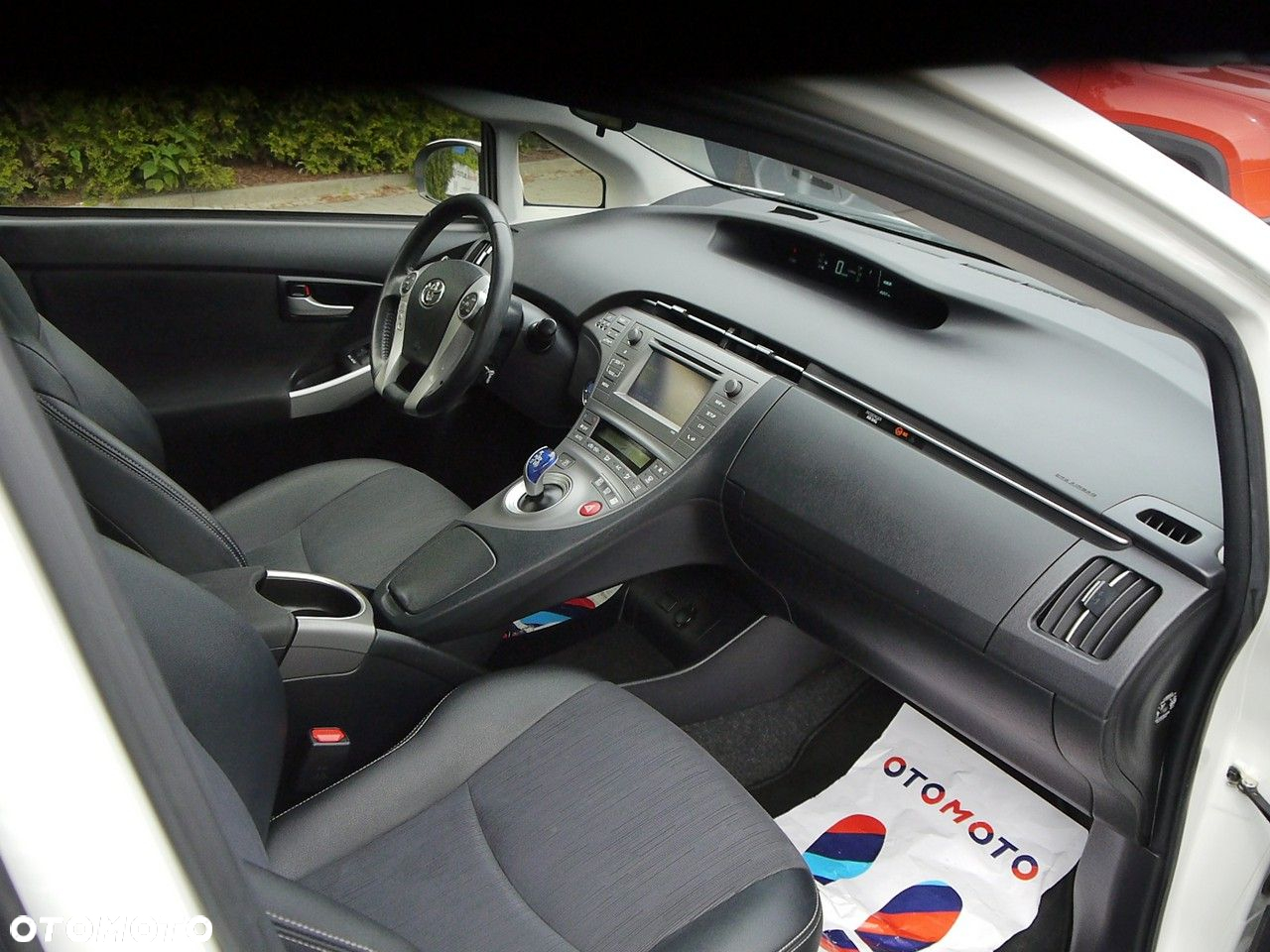 Toyota Prius (Hybrid) Comfort - 23