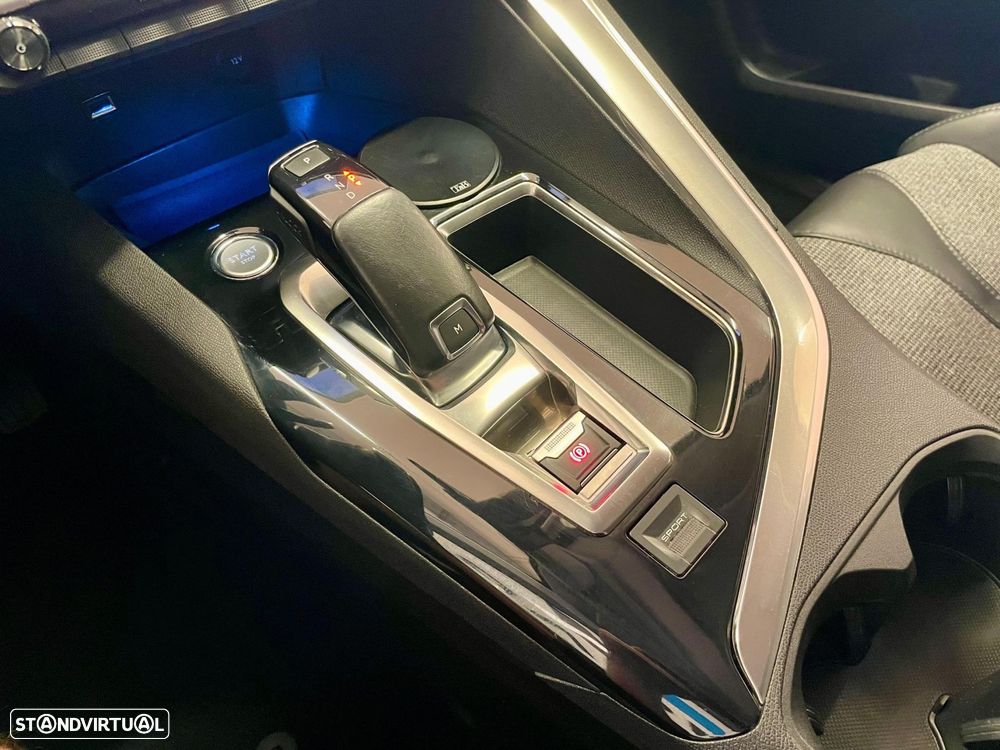 Peugeot 3008 1.2 PureTech Allure EAT6 - 24