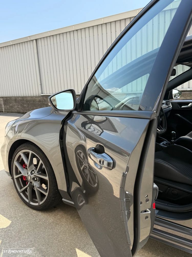 Ford Focus 2.3 EcoBoost S&S ST - 8
