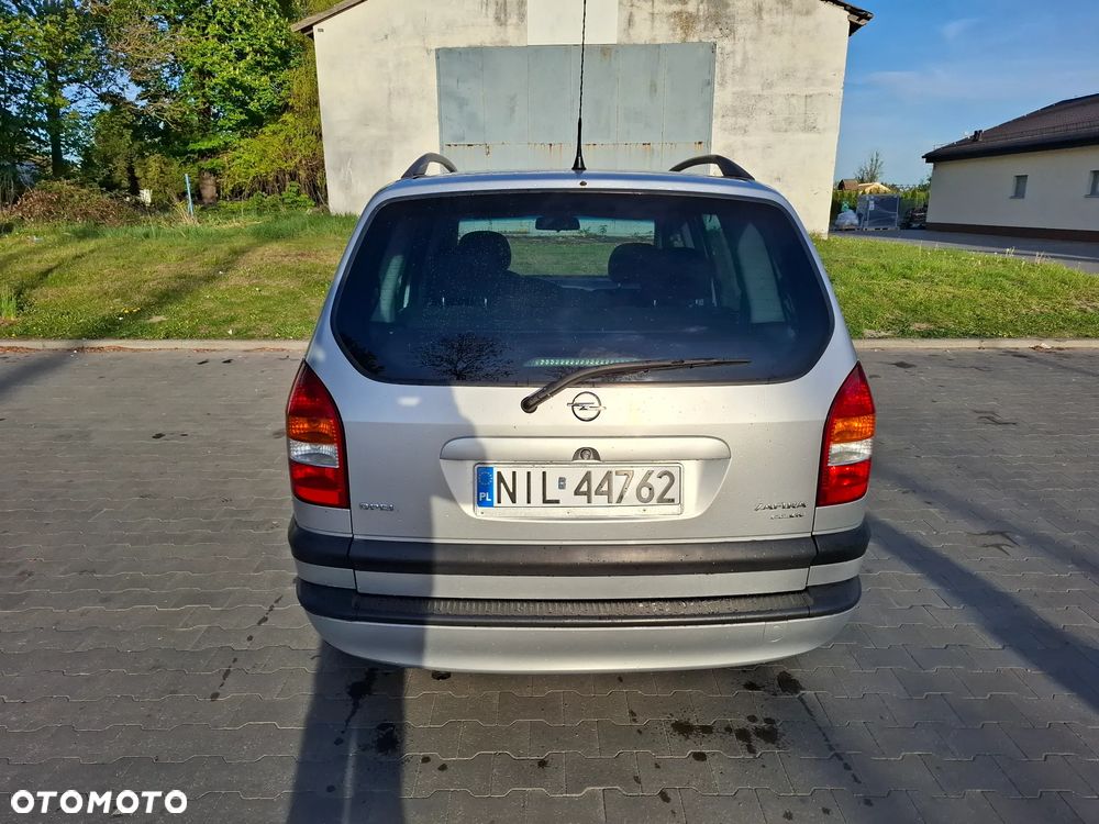 Opel Zafira 2.2 - 7