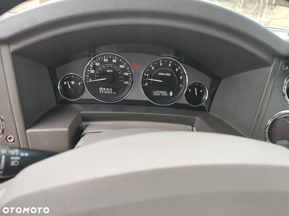 Jeep Commander 5.7 V8 HEMI Automatik Limited - 15