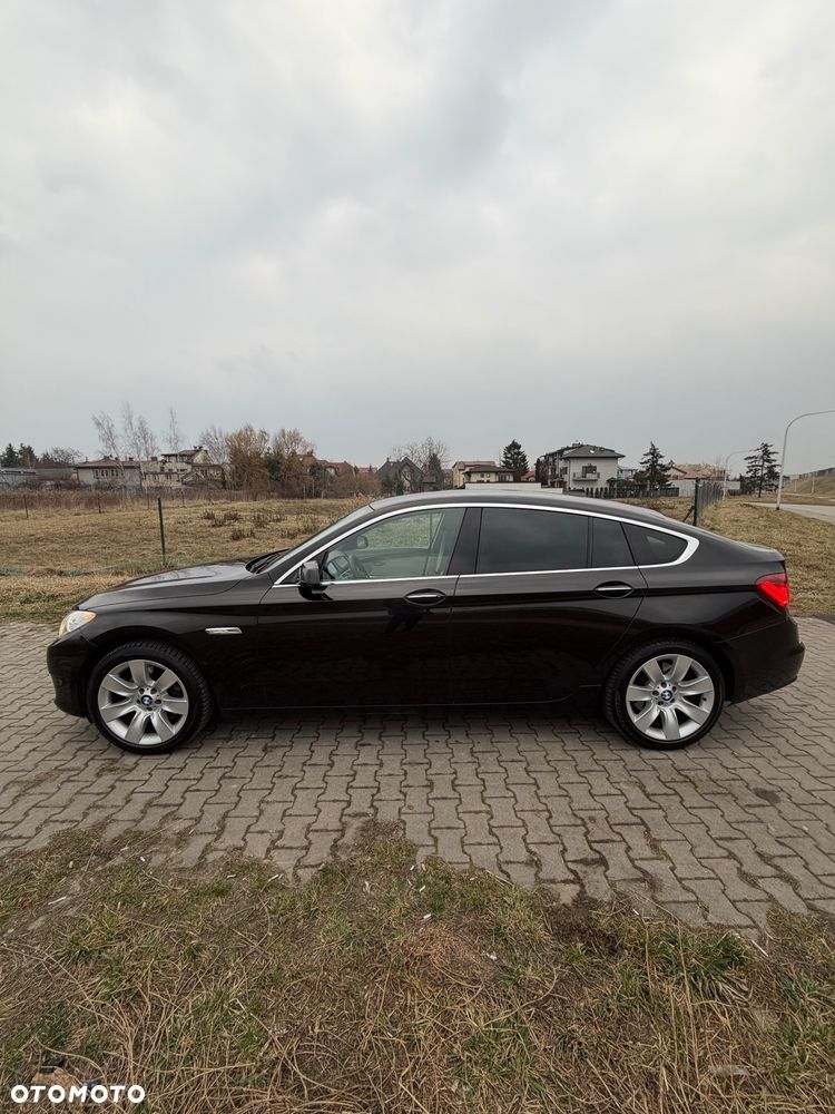 BMW 5GT 535d xDrive Tursimo Modern Line - 4