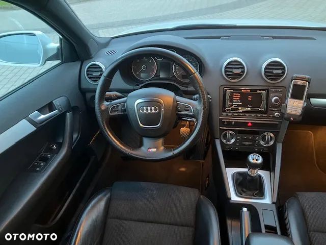 Audi A3 2.0 TDI DPF quattro S line Sportpaket - 10