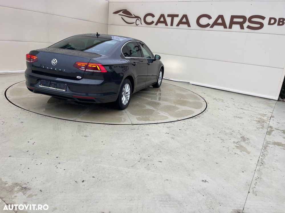 Volkswagen Passat - 15