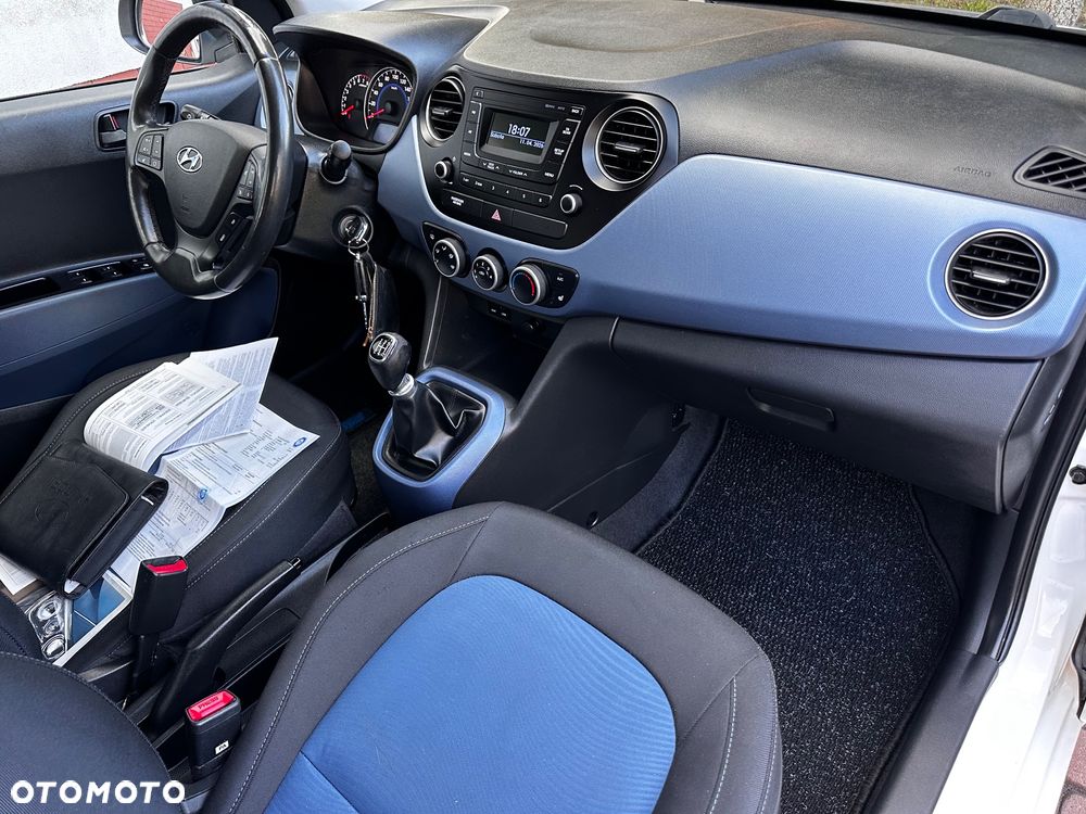 Hyundai i10 1.2 Fifa World Cup Edition - 23