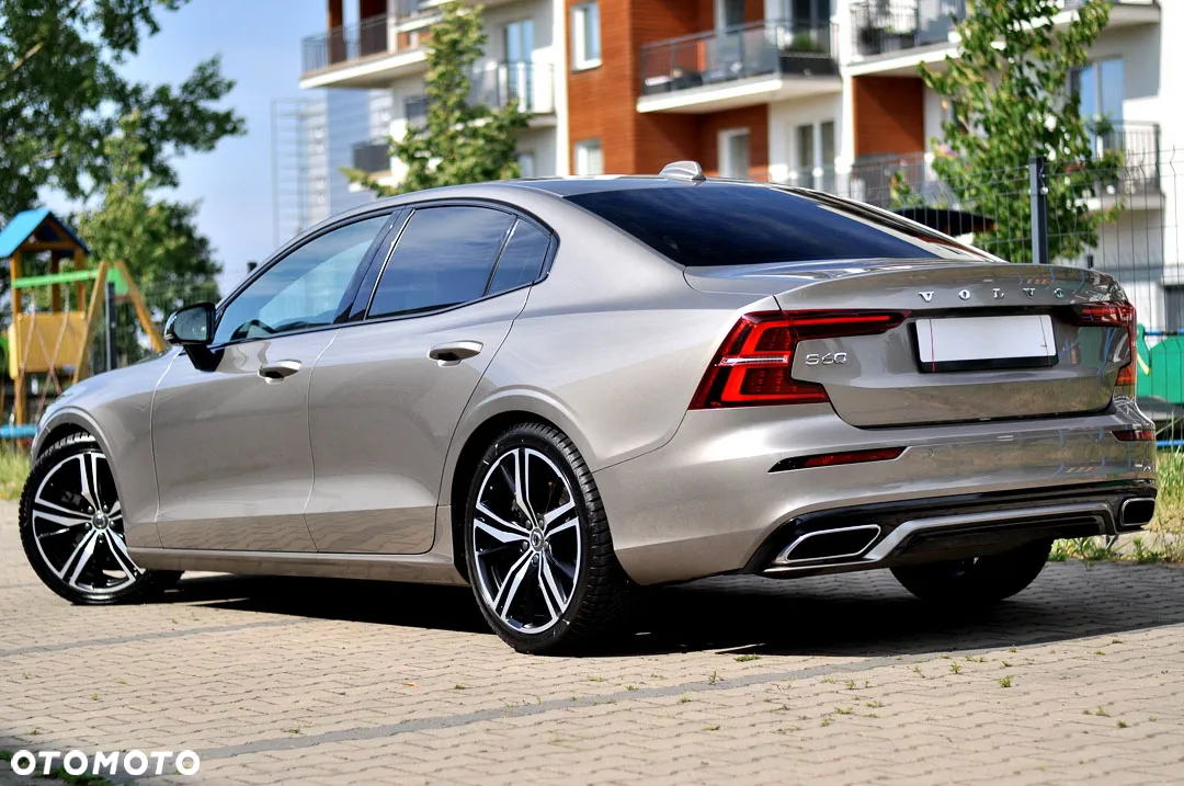 Volvo S60 T5 AWD R-Design - 9