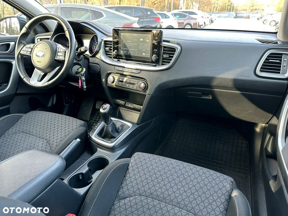 Kia Ceed - 21