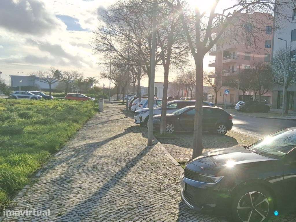 Lote de Terreno com Alvará de Loteamento Aprovado - Construção de 2... - Grande imagem: 2/4