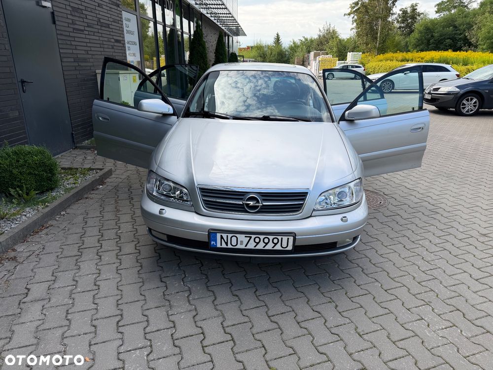 Opel Omega 2.2 Elegance - 8