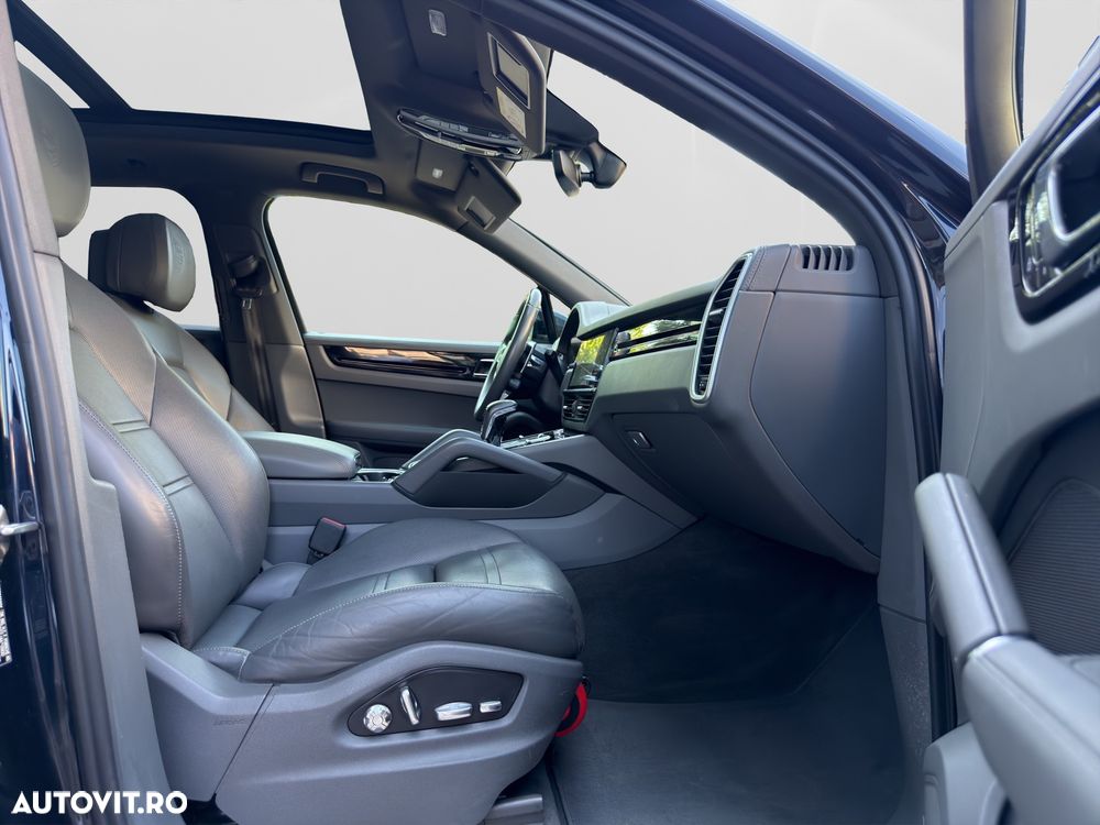 Porsche Cayenne Tiptronic S - 17