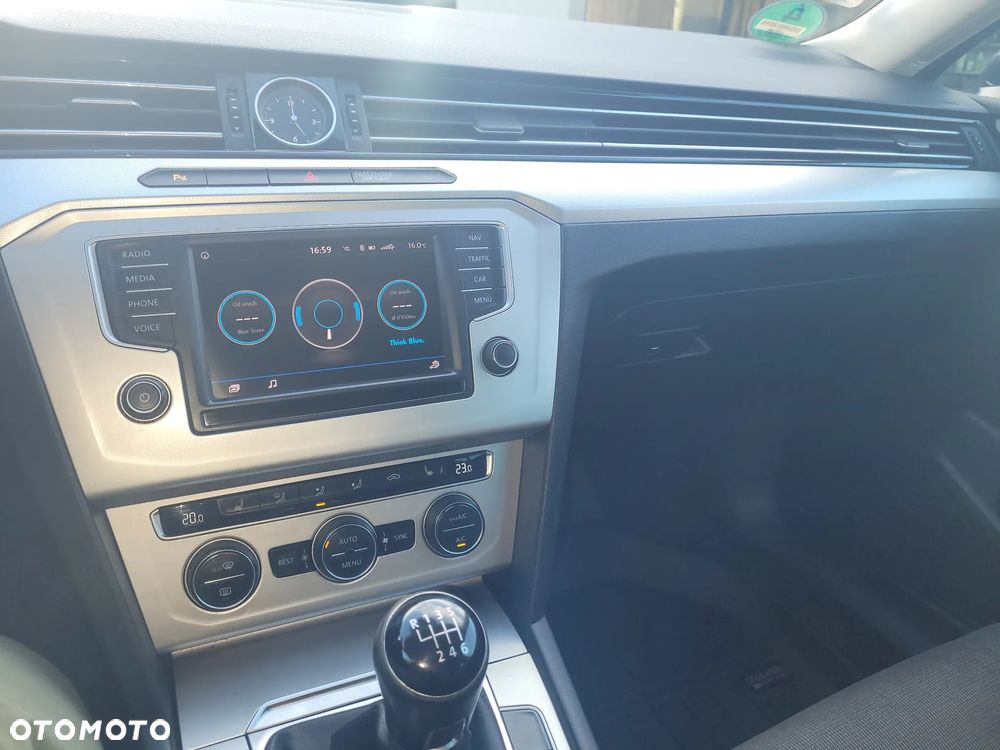 Volkswagen Passat - 7