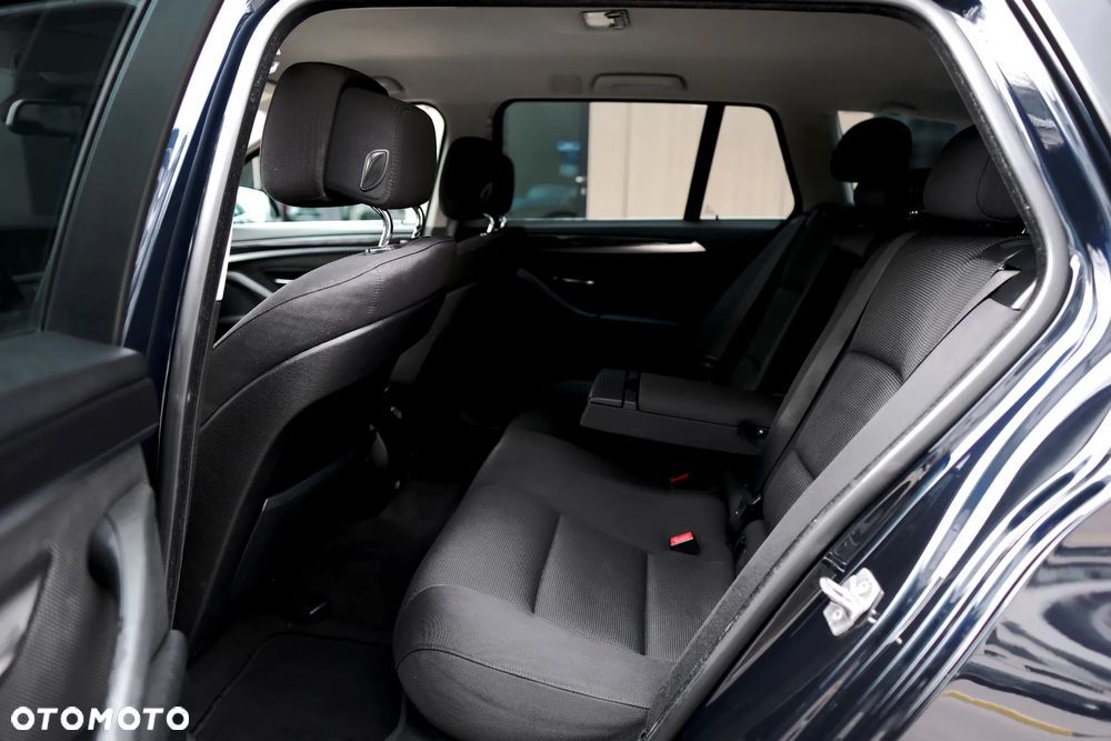 BMW Seria 5 520d - 34