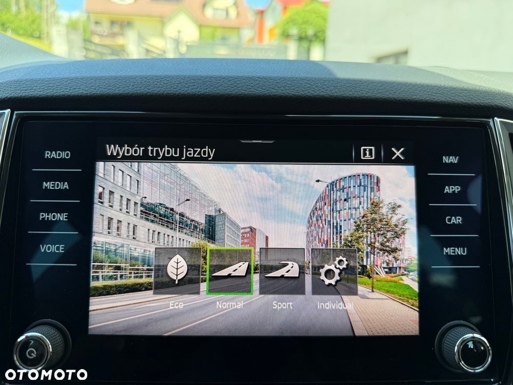 Skoda Karoq 1.5 TSI ACT DSG Selection - 33