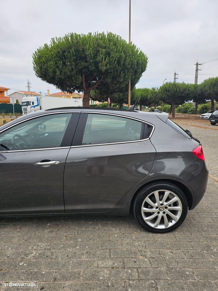 Alfa Romeo Giulietta 2.0 JTDM Exclusive TCT - 4