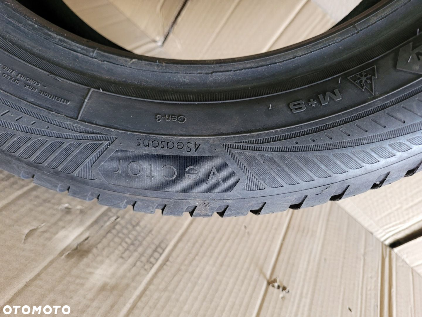 Goodyear Vector 4Seasons Gen-3 205/55 R16 91V - 5