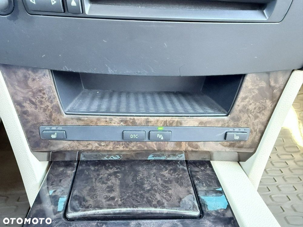 BMW Seria 5 525d - 35