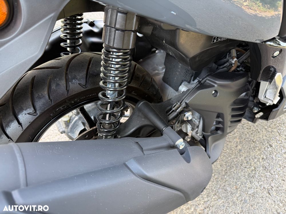 Yamaha XMAX 125 - 12