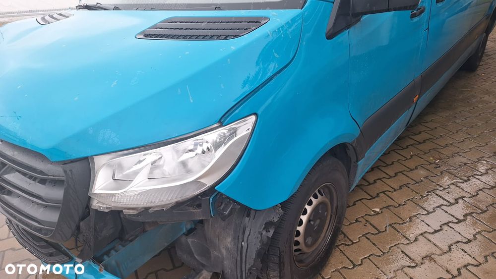 Mercedes-Benz Sprinter - 15