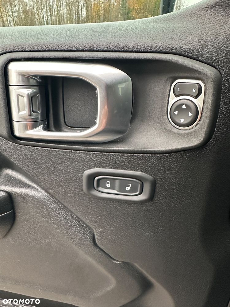 Jeep Wrangler 3.6 Unlim Rubicon - 30