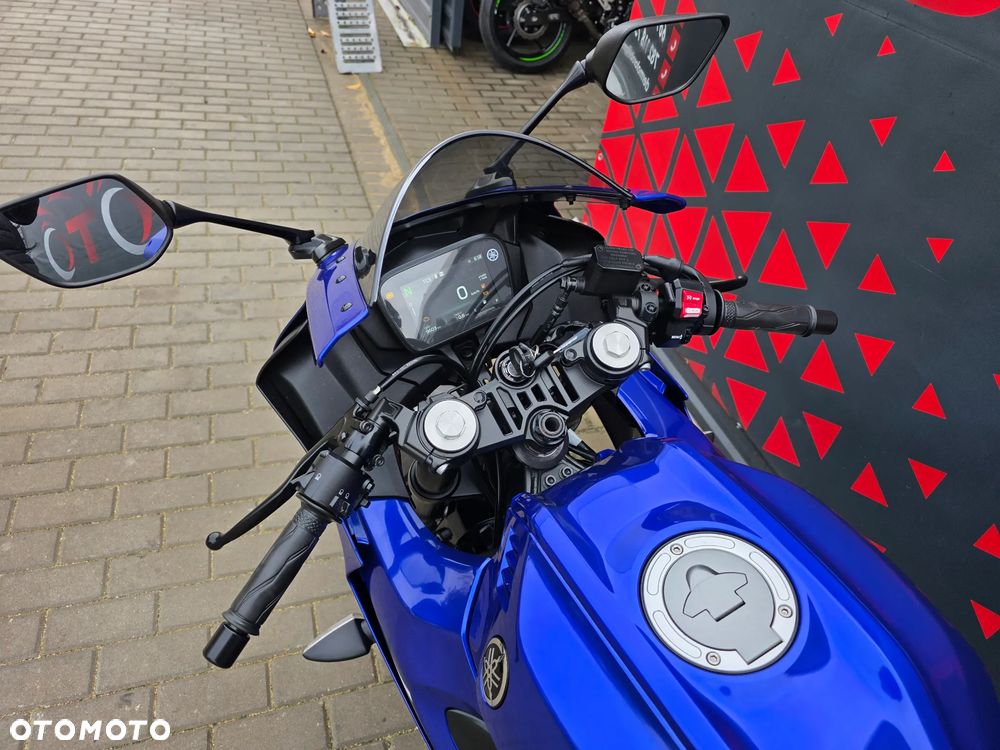 Yamaha YZF - 18