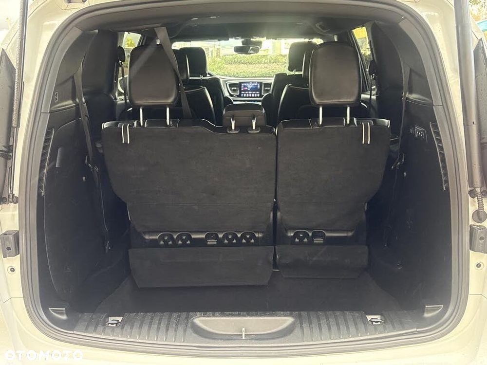 Chrysler Pacifica - 27