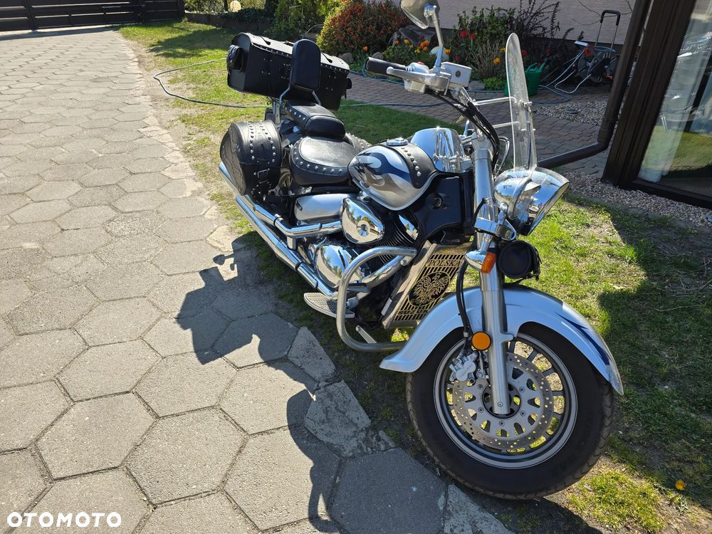 Suzuki Boulevard - 1