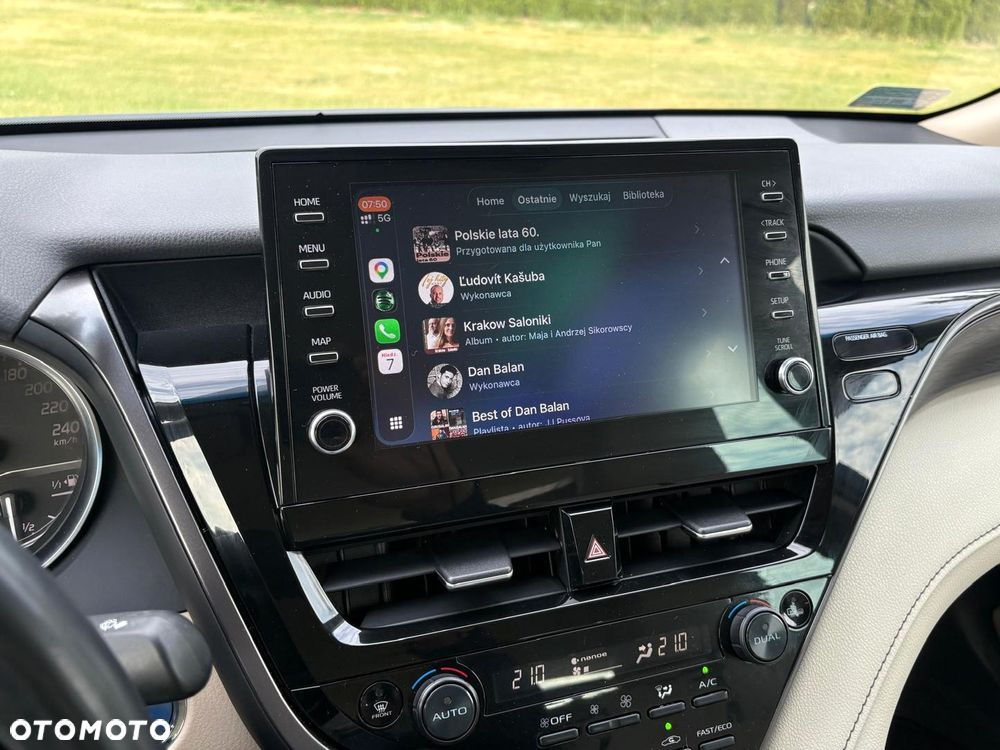 Toyota Camry 2.5 Hybrid Executive CVT - 16