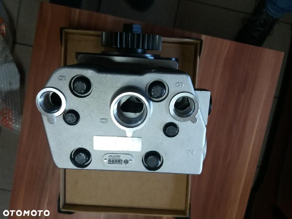 kompresor , sprężarka   cummins  QSB 6.7 Terberg Kalmar Kamag Mol - 3