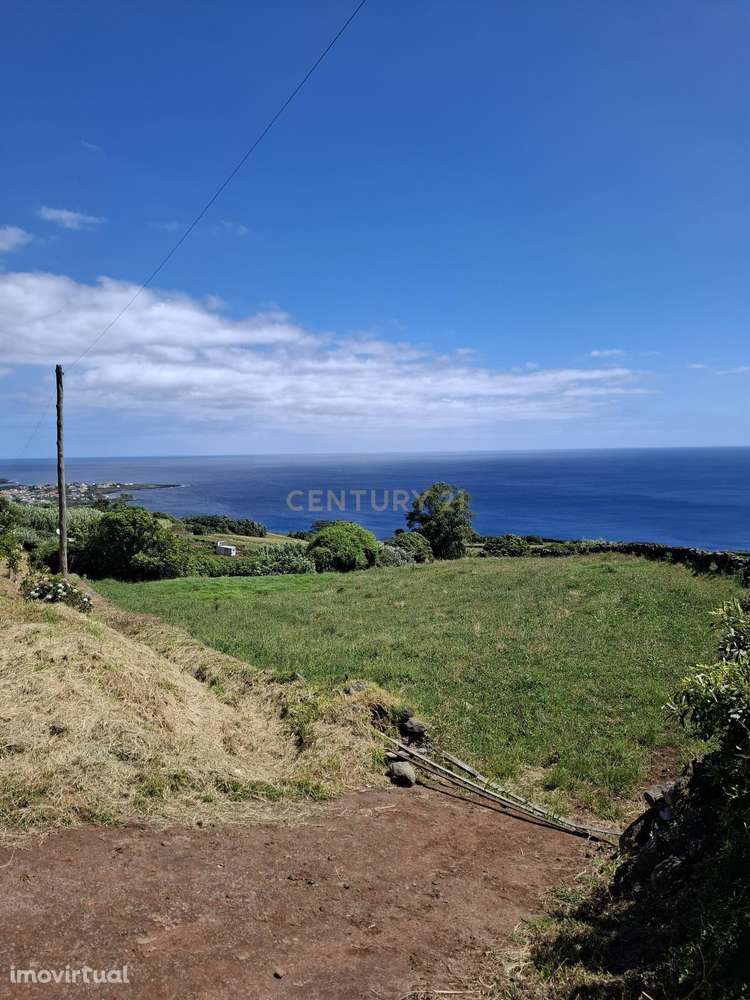 Terreno de 5081 metros quadrados, vista mar na Vila de São Sebastião, - Grande imagem: 2/5