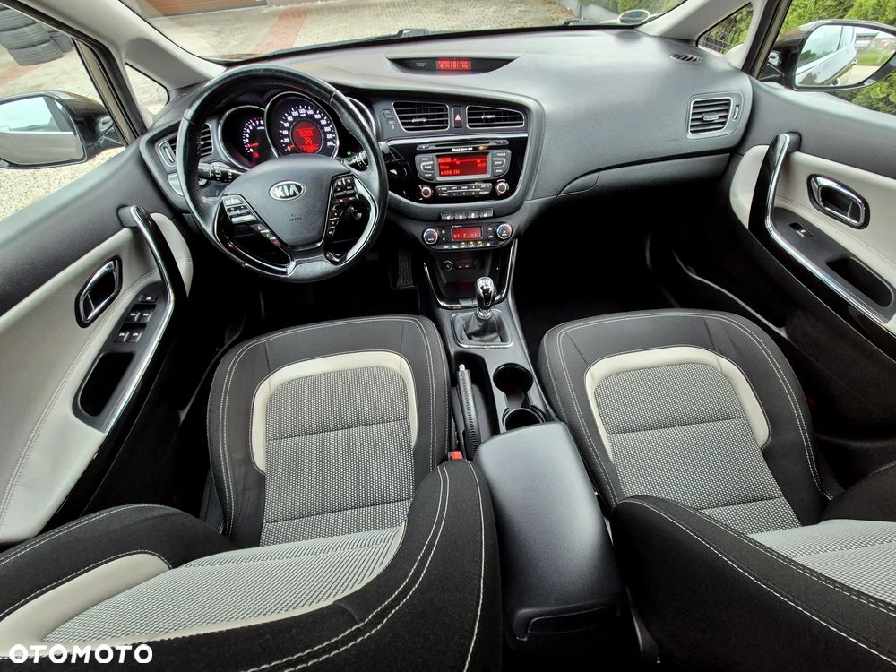 Kia Ceed 1.4 CVVT Dream Team Edition - 6