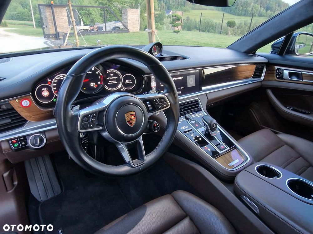 Porsche Panamera Turbo - 18